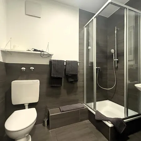 Boutique Q8 By Simplex Hotel